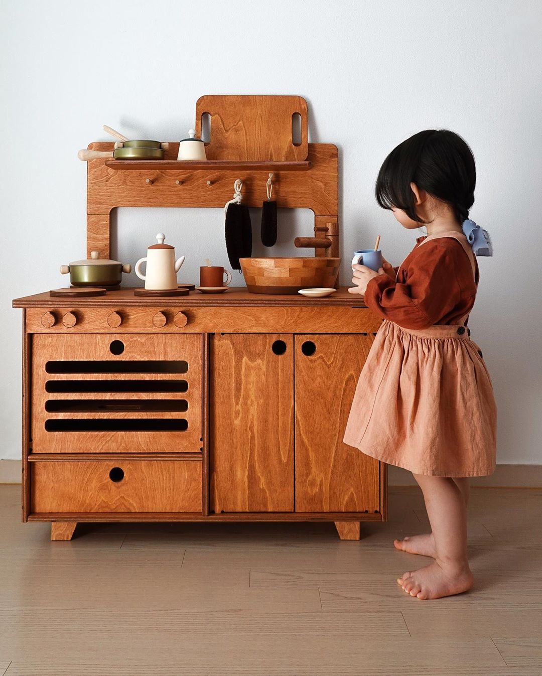 Montesori Mahogany Play Kitchen - MIDMINI - Plywood Furniture